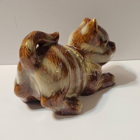 Vtg Ceramic Glazed Striped Cat Tan Brown Playful Laying Down Kitten 5" x 3" x 3" - Picture 2 of 10